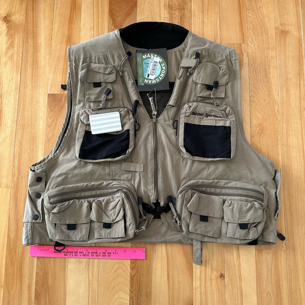NWT Master sportsman fly fishing vest